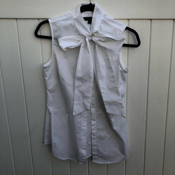 Banana Republic Tops - Banana Republic bow front white sleeveless top